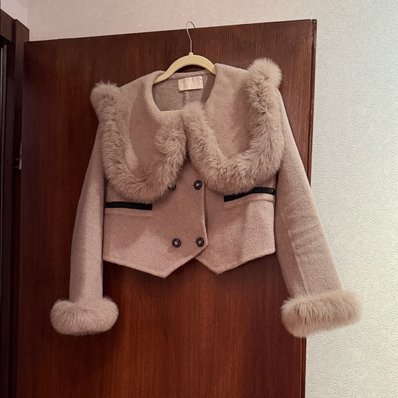 Sierra Darien Alpaca Wool and Fox Fur Women's Teddy Jacket in Taupe - Picture 3 of 4